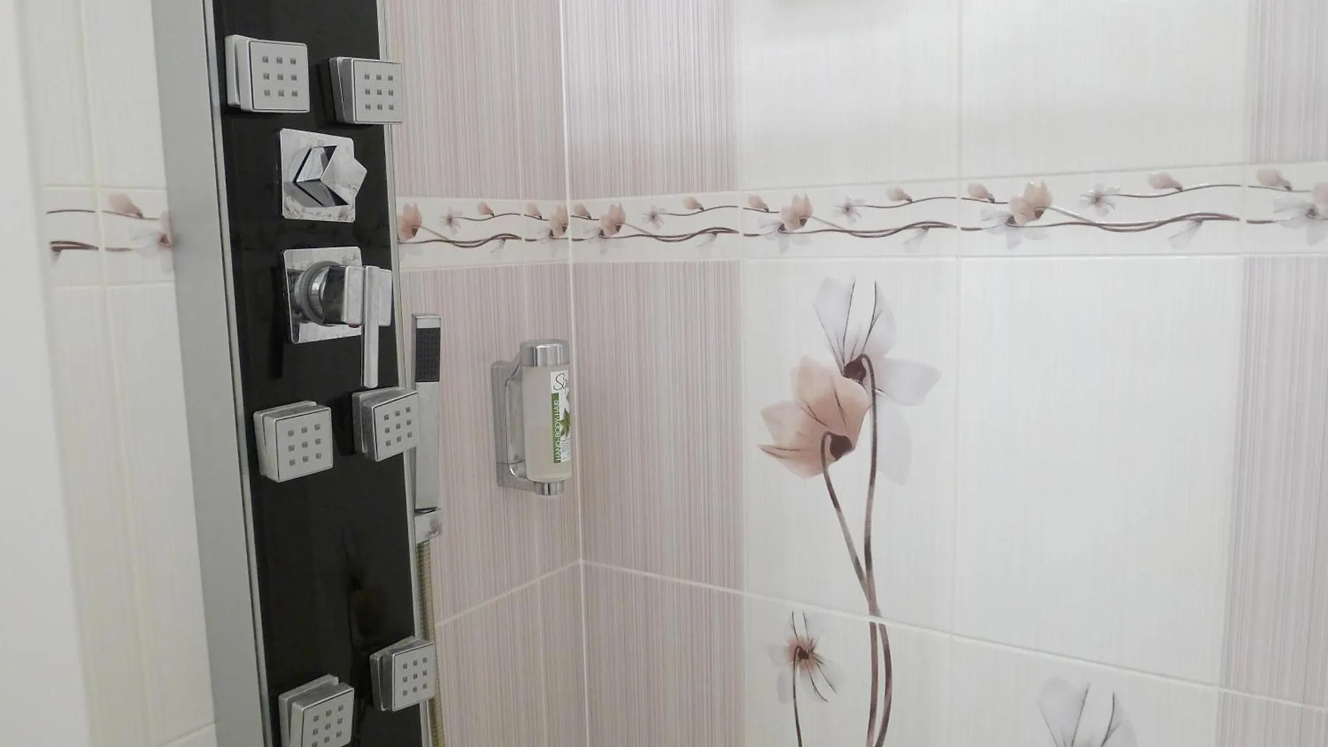 Black & White Apartment Prague By Wenceslas Square And Muzeum