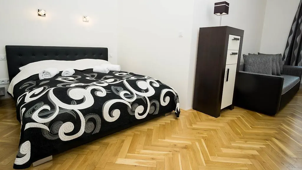 Black & White Apartment Prague By Wenceslas Square And Muzeum