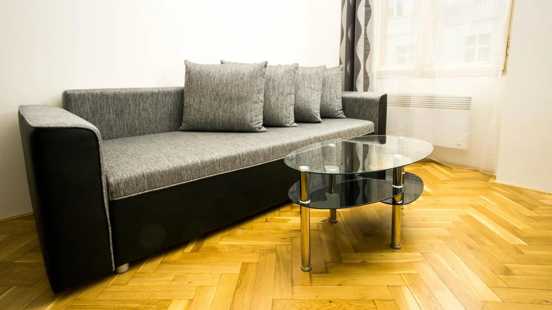 Black & White Apartment Prague By Wenceslas Square And Muzeum