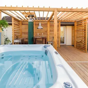 Romantic With Jacuzzi Praga